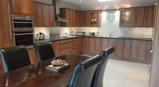 Апартаменты Meadow View Apartment