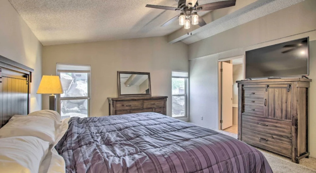 Коттедж Family-friendly Home ~ 1 Mi to Kern River!