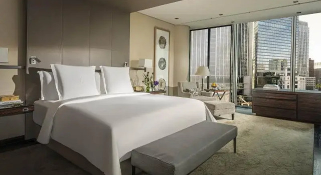 Двухместный люкс c 1 комнатой Four Seasons Hotel Tokyo at Marunouchi