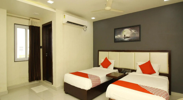 OYO 27022 Akshaya, Rezerwuj Hotel Karimnagar Telangana