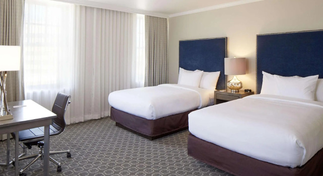 Четырёхместный номер Standard Redmont Hotel Birmingham - Curio Collection by Hilton