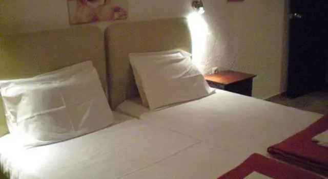 Aggelos Studios, Rezerwuj Hotel Hotele w Pothia z basenem, Basen
