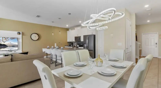 Коттедж Amazing 4bdr w Pool Near Disney - 4914