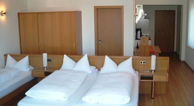 Трёхместный номер Comfort с балконом Hotel Retterath am Nürburgring