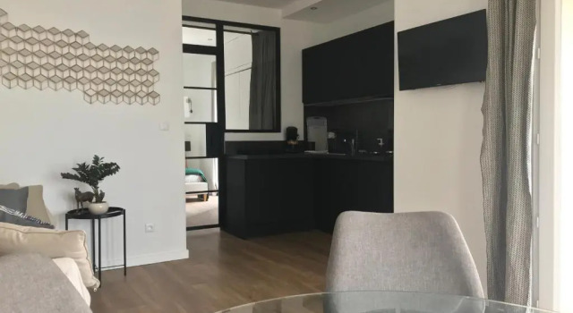 Апартаменты HOME SWEET HOME 2 pièces 42 m2 Chambre, salon, cuisine, grande terrasse, parking proche centre ville et mer
