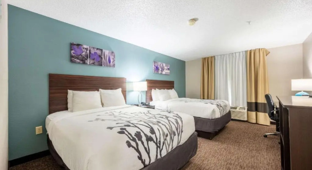 Четырёхместный номер Standard Sleep Inn & Suites