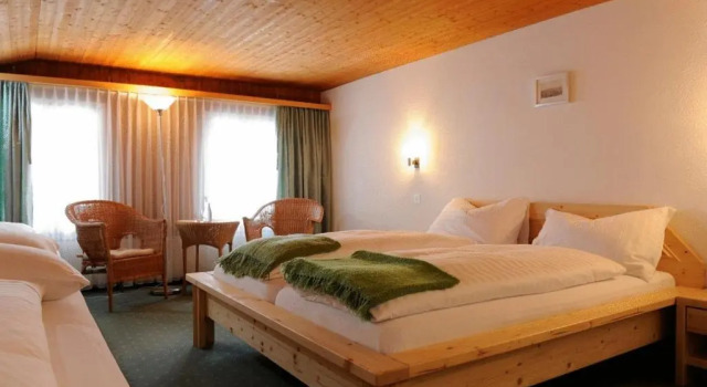 Четырёхместный номер Standard Hotel Schützen Lauterbrunnen