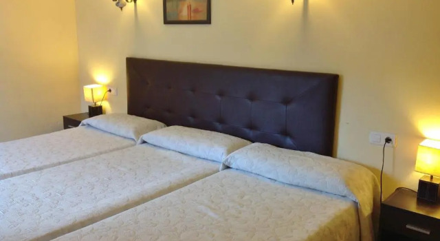 Трёхместный номер Standard Hostal Cerezo 2