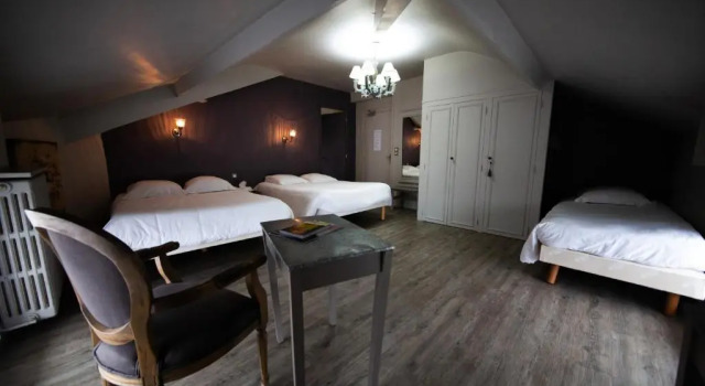 Двухместный номер Standard Logis Hôtel le Commerce- Darracq