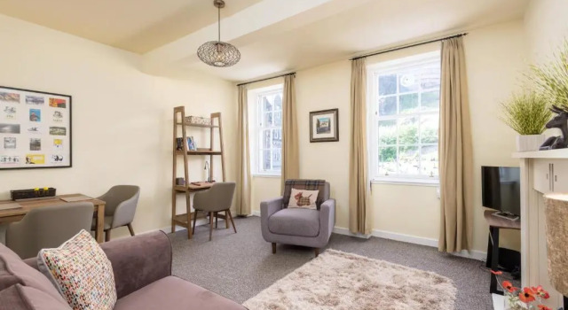 Castle Suite 3 Old Town, Забронировать Отель Старый город Эдинбург, рядом с Национальный музей Шотландии