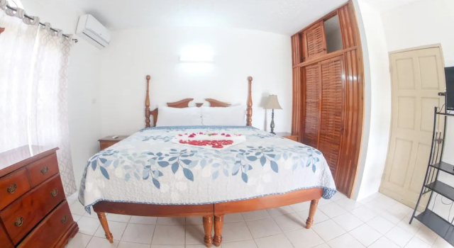 Студия Economy Van Villa Holidays
