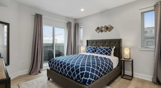 Bright 3 Bedroom + Rooftop Views