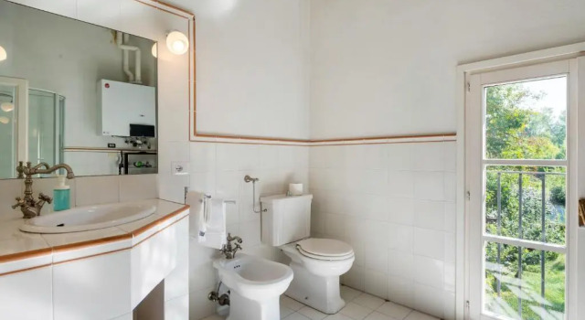 Апартаменты Splendido apt con piscina e parking a Colorno