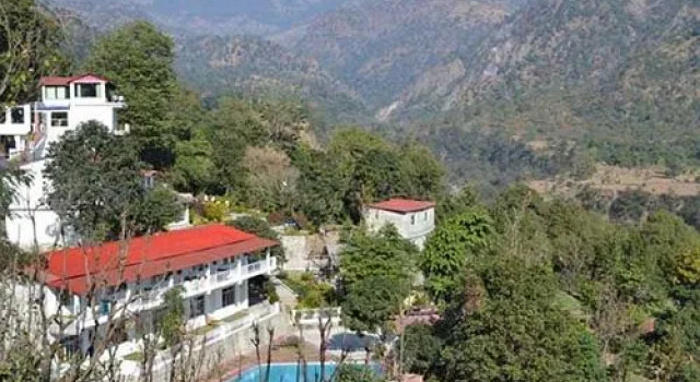 Dolmaar Resort, Rezerwuj Ośrodek wypoczynkowy Hotele w Uttarakhand z basenem, Basen