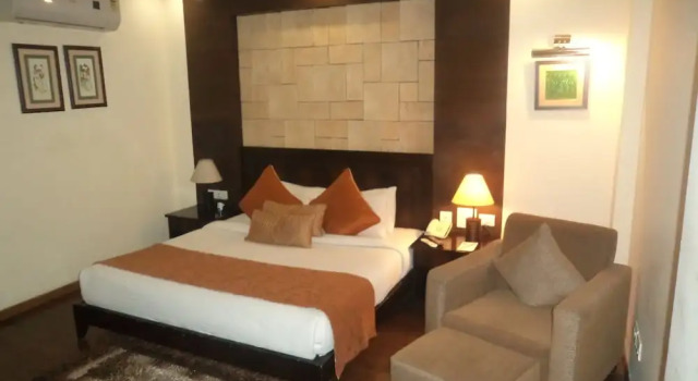 Pinaki Hotel