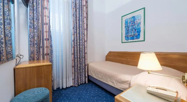 Одноместный номер Standard с балконом Hotel Komodor