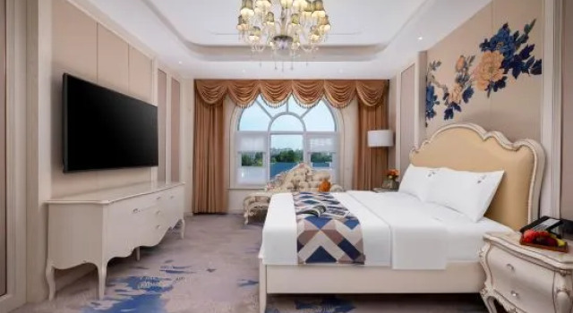 Люкс Hebi Yingbin Garden Hotel (Hebi East High-speed Railway Station)