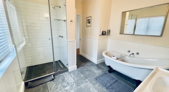 Номер Premium Sunny Cove Manor