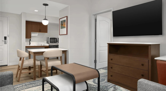 Одноместный люкс с 2 комнатами Homewood Suites by Hilton Cleveland-Solon