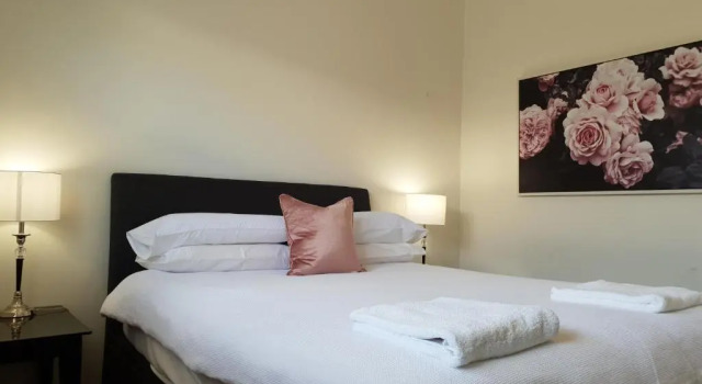 Коттедж Leisurely Manor - spacious three bedroom home in Fremantle