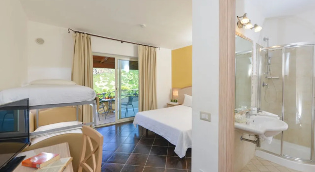 Четырёхместный номер Standard Castelsardo Resort Village