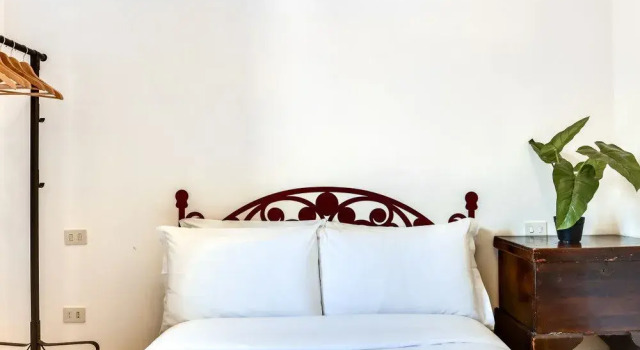 Nice and Bright 2 bed Flat Near Termini, Забронировать Отель Рим Лацио, рядом с Вокзал Термини