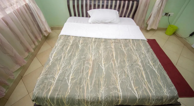 Standard Doppel Zimmer Makerere Serene Hotel