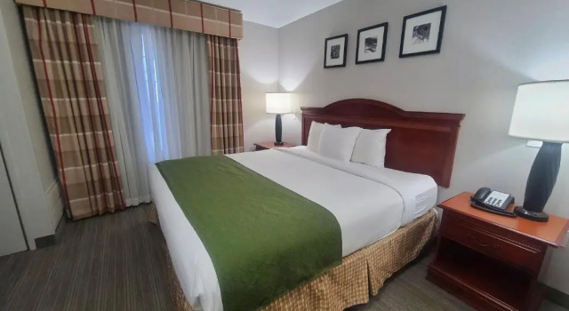 Люкс Garner Hotel Paducah West by IHG