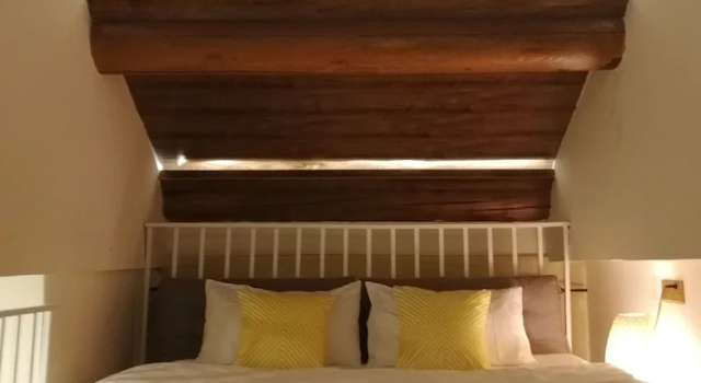 Апартаменты Fly By Knight Courtyard Hotel