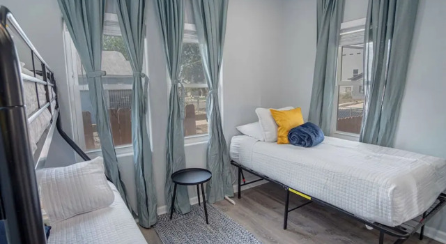Коттедж с 4 комнатами Delightfully Renovated 4 Br/2 BA Near DT Riverwalk