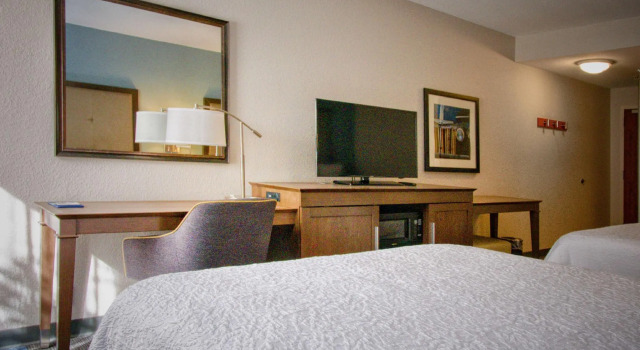 Четырёхместный номер Standard Hampton Inn Edmond