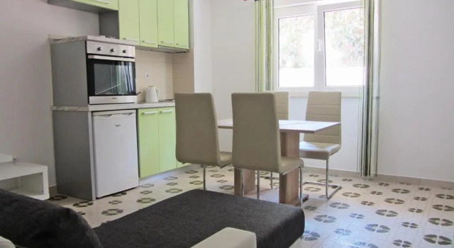 Apartmani Božić, Rezerwuj Hotel Hotele w Split-Dalmatia County z parkingiem, Parking