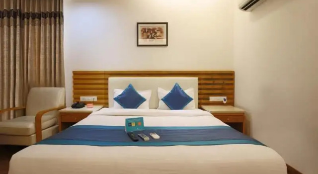 FabHotel Cyber Park