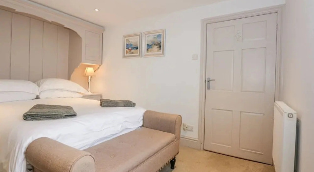 Min Y Mor - Morfa Nefyn, Book Feriehus Hoteller i Gwynedd med parkering, Parkering