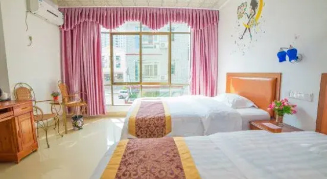 Danxia Mountain Haojing Hotel