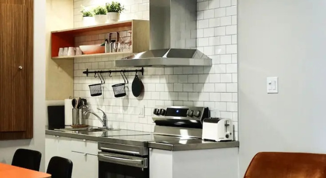 Четырёхместный люкс Morel Executive Suites