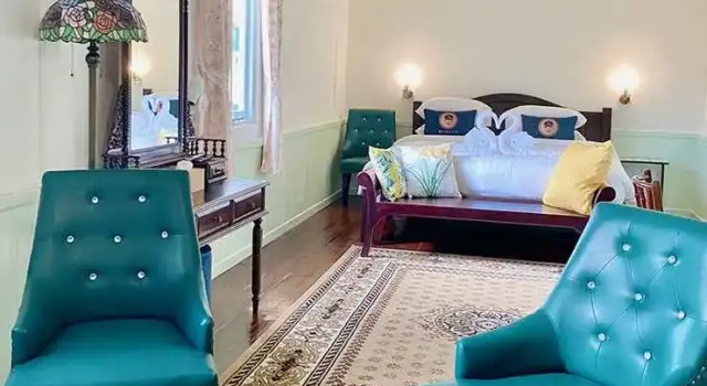 RQ Timeless Dinsor Cultural Heritage House, Забронировать Отель Phra Nakhon Бангкок, рядом с Банглампу