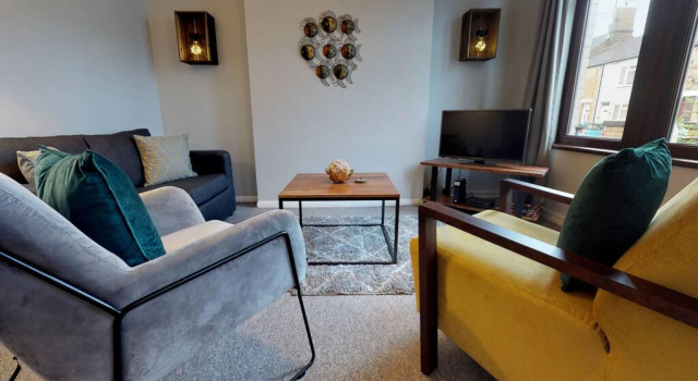 StayZo 2BR House Accommodation in Peterborough