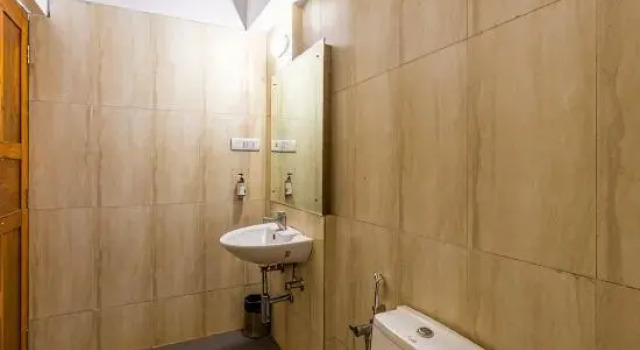 Кровать в общем номере (женский номер) Madpackers Goa Anjuna - Bar