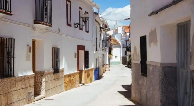 Spanish Townhouse in Spa Village/ Casa rural