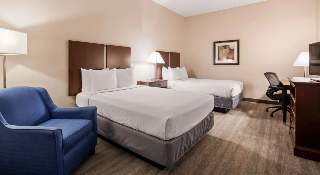 Четырёхместный люкс Best Western Tampa