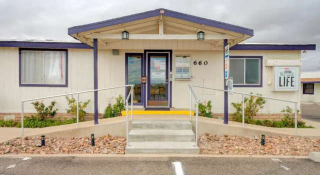 Roses Motel, Buchen Sie Motel Willcox Arizona, in der Nähe von Schwertner House