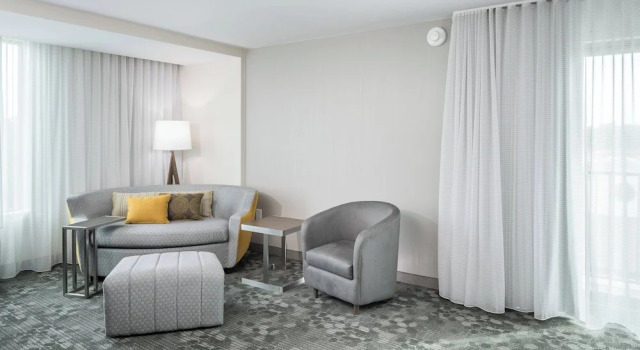 Номер Standard с балконом Отель Courtyard by Marriott Hilton Head Island