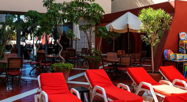 Rotana Hazmieh, Book Hotel Hotels in Baabda with Parking, Parking