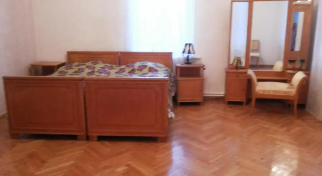 9 abasheli, Prenota Hotel Vake Tbilisi