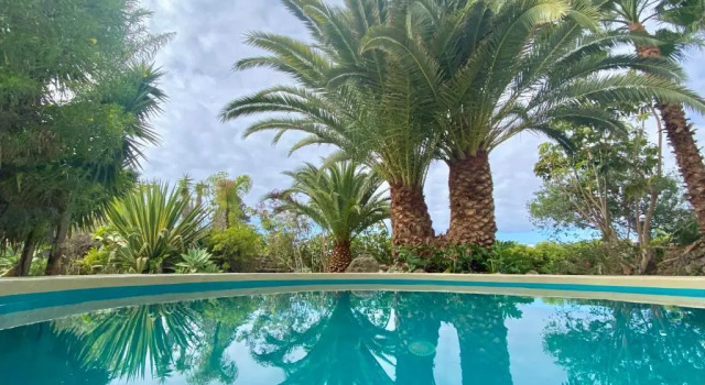 Вилла Exclusiva Villa con Piscina Privada, Villa Juandana
