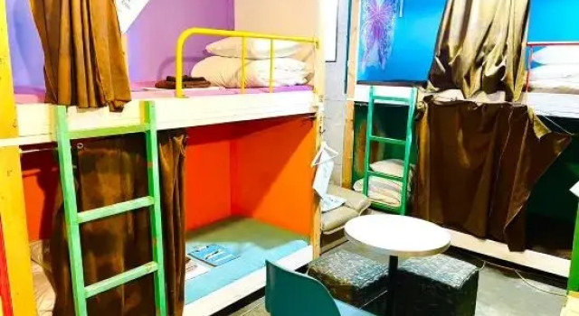 Кровать в общем номере Super 8 Select Hotel (High-speed Railway Station Central Shopping Mall Pedestrian Street)