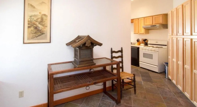 Mendocino View East, Забронировать Отель Отели Мендосино 3 звезды, рядом с Temple of Kwan Tai, 3*
