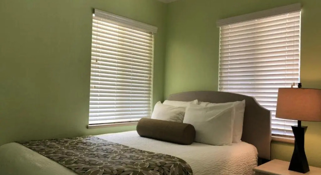 Люкс с 2 комнатами Tropical Beach Resorts - Sarasota