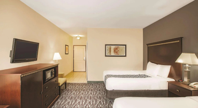Четырёхместный номер Standard La Quinta by Wyndham Allen at The Village